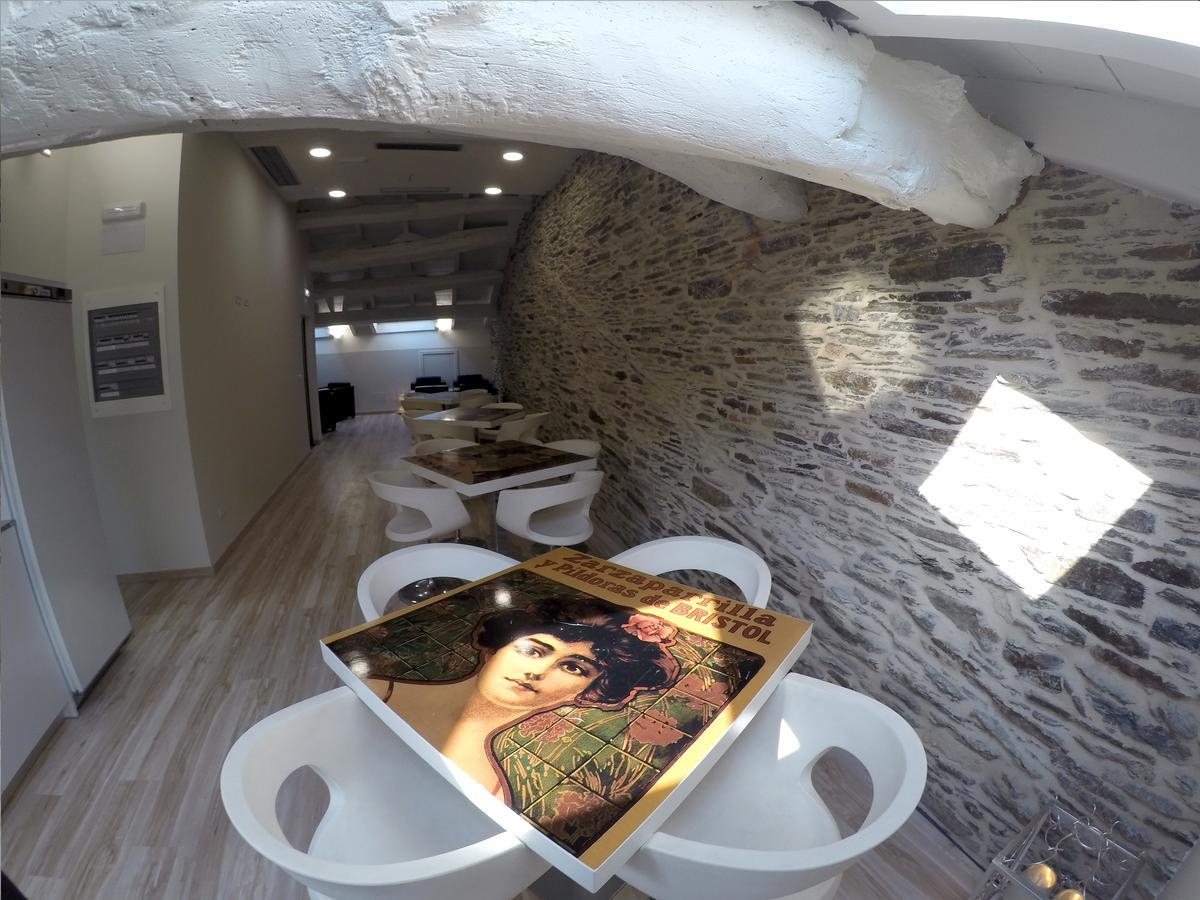 Hostel Cross (Adults Only) Луго Екстер'єр фото